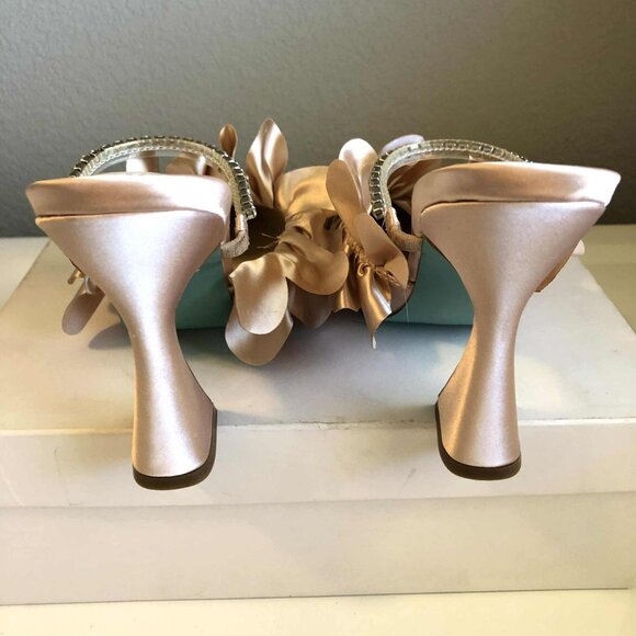 Betsey Johnson Jayde Heels - Picture 6 of 13